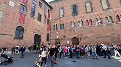 Al Santa Maria della Scala una visita guidata con Parola agli artisti