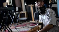 Dalla provincia di Siena al Concertone del Primo maggio, la storia di Filippo chitarrista d'eccezione