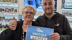La gioia per la vincita alla Tabaccheria Emma