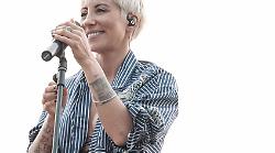 Il 24 luglio il concerto in Fortezza di Malika Ayane. E la sera dopo si esibisce Nicola Piovani