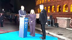 Il Colosseo si illumina per celebrare la cucina italiana patrimonio Unesco