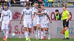 Baturina e Da Cunha mettono ko il Cagliari, Como da Champions