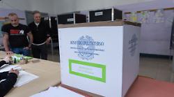 Referendum, riaperti i seggi. Alle 23 affluenza record al 46%