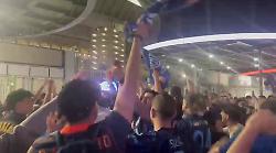 Inter campione d'Italia, &egrave; festa fuori da San Siro