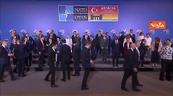 La foto di famiglia con Tajani al vertice Nato ad Antalya