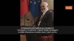 Starmer in Albania incontra Rama e annuncia: Trasferiremo migranti irregolari in Paesi terzi