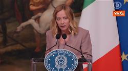 Meloni su parole Macron: "Abbandonare personalismi che minano unit&agrave; Occidente"