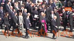 La premier Giorgia Meloni a piazza San Pietro per la Messa d'insediamento di Papa Leone XIV