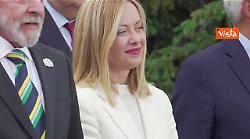 La stretta di mano tra Meloni e il primo ministro indiano Modi al G7
