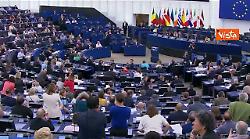 Il lungo applauso del Parlamento Ue per l'approvazione della risoluzione su Gaza