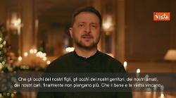 Zelensky: "Tutti vorremmo che Putin muoia, ma a Dio chiediamo solo la pace"