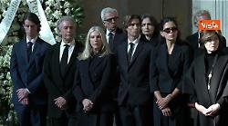 Funerali di Valentino, la cerimonia nella Basilica di Santa Maria degli Angeli a Roma, immagini