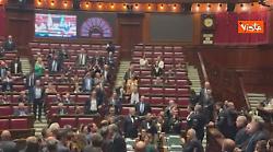 Bagarre alla Camera, opposizione occupa i banchi del Governo, Scotto viene espulso
