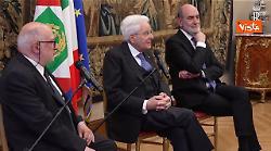 Mattarella: Togliere dalle mani le armi per mettere un libro