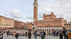 turisti a Siena