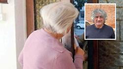 Il parroco insegna agli anziani come difendersi dalle truffe