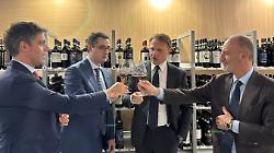 Brindisi tra il presidente Bartolommei, direttore Ascheri, il ministro Lollobrigida e il Sottosegretario La Pietra