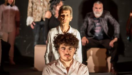 &ldquo;AmletOne&rdquo; al Teatro dei Rozzi chiude il cartellone &ldquo;Extra Sipario&rdquo;