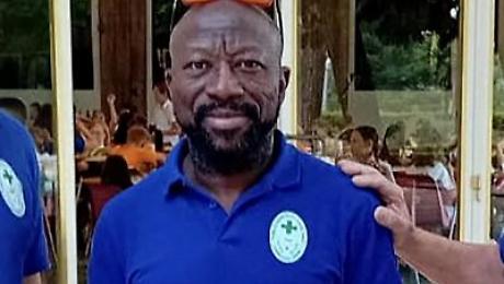 Morto l&rsquo;uomo travolto sul raccordo: aveva 46 anni. E' caccia al pirata della strada