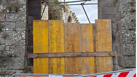 Botta e risposta sulla chiusura della fortezza