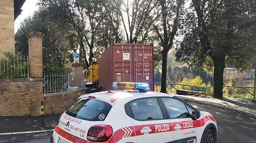 camion bloccato a ravacciano