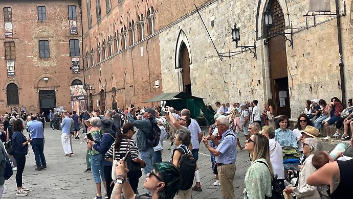 turisti a Siena