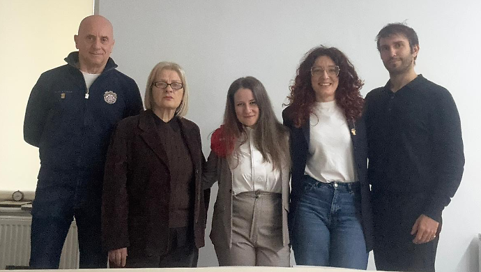 Consegnata la seta per il Drappellone a Teodora Axente