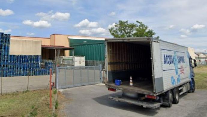 Sul magazzino Acqua & Sapone si muove la Regione