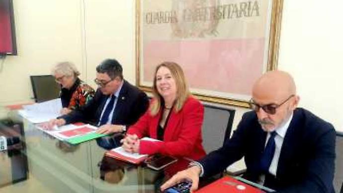 Migliora il bilancio dell&rsquo;ateneo Le iscrizioni per&ograve; diminuiscono