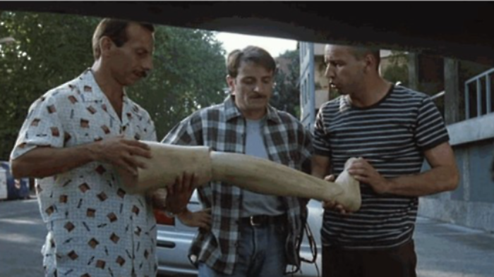 Stasera in tv venerd&igrave; 6 settembre su Italia 1 il film del trio Aldo, Giovanni e Giacomo,  Tre uomini e una gamba 