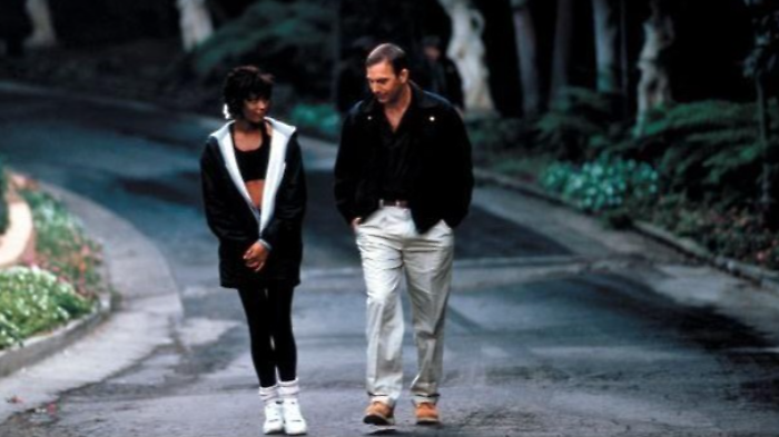 Guardia del corpo, stasera in tv 6 settembre su Rete 4, il cult diretto da Mick Jackson. Curiosit&agrave;