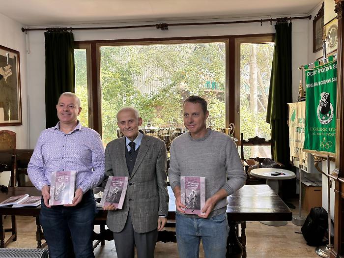 Ecco il libro su cinquanta anni di ciclismo senese