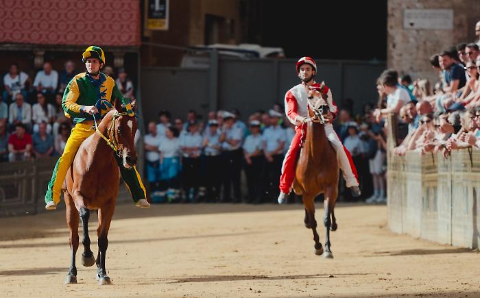 Palio di Siena, il capitano del Bruco Federico Cappannoli: "Ribadisco che il soprannome Tambani è in onore di Carlo Fontani"