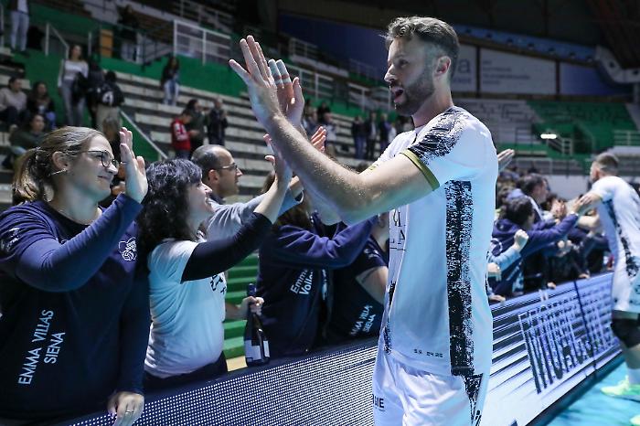 Andrea Rossi (capitano Emma Villas Siena)