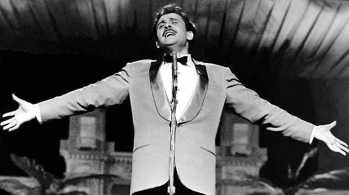 Domenico Modugno e l'idea rubata per la canzone Nel blu dipinto di blu. Franco Migliacci: "Ho iniziato a scriverla dopo un incubo"