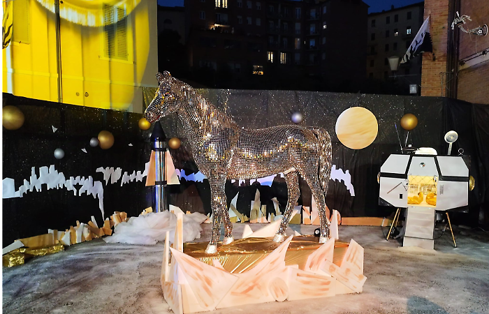cavallo di specchi benitos lupa
