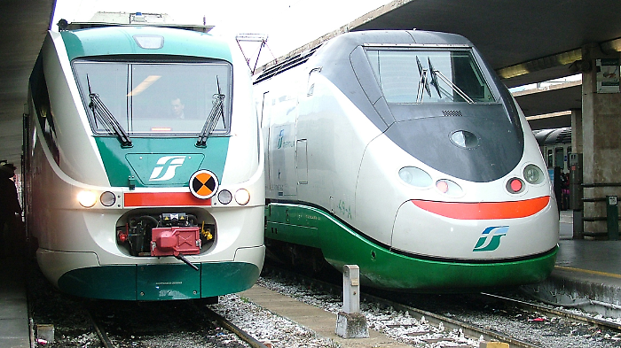 Treni, stazione Siena