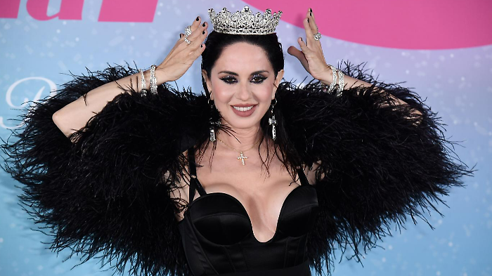 Paola Iezzi ospite a Verissimo, chi &egrave;: il duo con la sorella, la svolta grazie a Cecchetto, i motivi della rottura con Chiara fino alla reunion