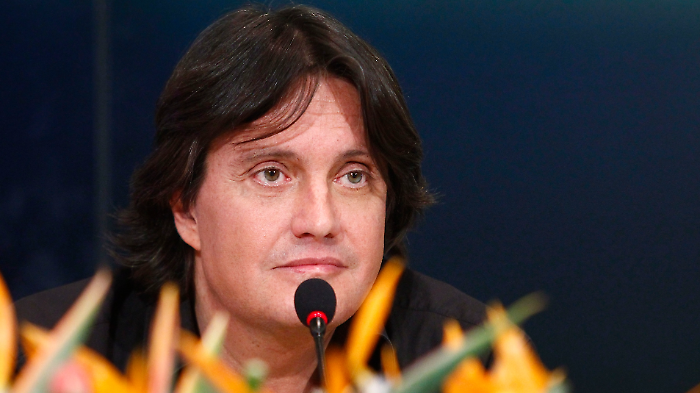 Cristiano de Andr&eacute; ospite a Raiduo, chi &egrave;: il rapporto con il padre Fabrizio, i problemi di alcol e droga e gli scontri con la figlia Francesca