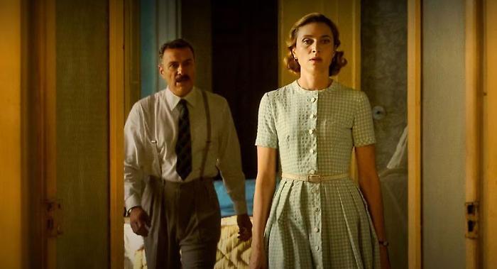 Questi fantasmi stasera in tv luned&igrave; 30 dicembre su Rai 1: trama e cast dell'adattamento a cura di Alessandro Gassmann