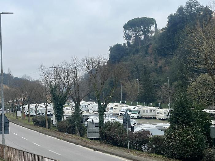 Capodanno a Siena, boom di prenotazioni Ncc. Servizio taxi h24