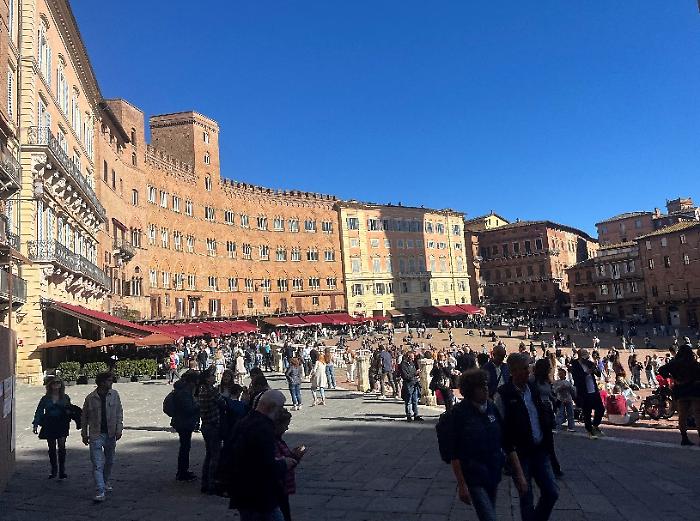 turisti a Siena