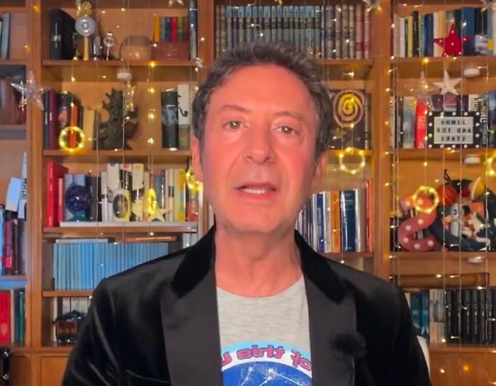 Simon & The Stars, chi &egrave; l'astrologo: dagli inizi su Facebook a quando annunci&ograve; la pandemia da Covid19 nel 2020