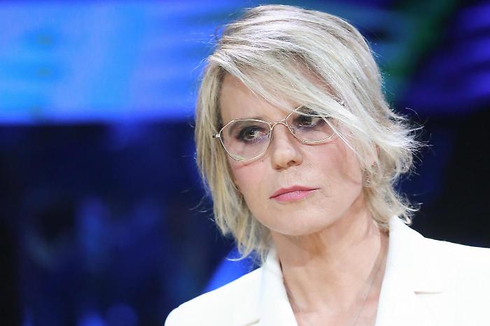 C'&egrave; posta per te stasera in tv sabato 11 gennaio su Canale 5: ospiti e anticipazioni della prima puntata condotta da Maria De Filippi