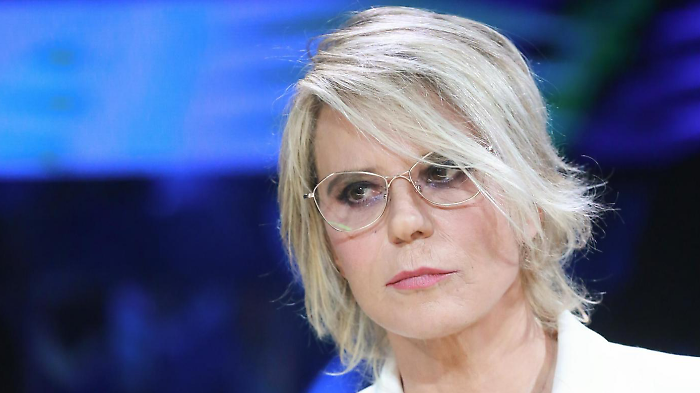 C'&egrave; posta per te stasera in tv sabato 11 gennaio su Canale 5: ospiti e anticipazioni della prima puntata condotta da Maria De Filippi