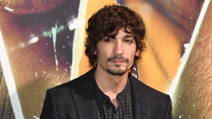 Pierdavide Carone a Ora o mai pi&ugrave;, chi &egrave;: da Amici al Festival di Sanremo insieme a Lucio Dalla, poi la malattia