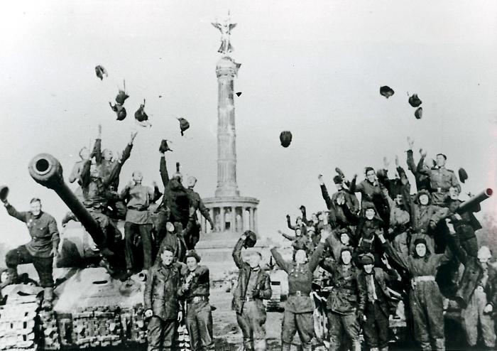 Il Corriere racconta Adolf Hitler e il bunker della sua fine: la puntata