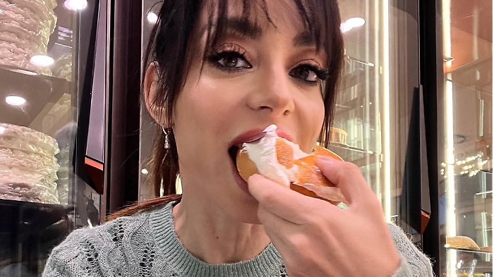 Debora Massari a Masterchef nella temuta sfida di pasticceria, chi &egrave; la figlia di Iginio: "pu&ograve; essere un limite portare questo cognome"