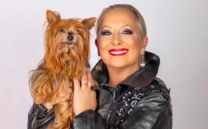 Carolyn Smith a Verissimo, quando scopr&igrave; il tumore grazie al cane Scotty. Dalla lotta contro la malattia all'amore per gli animali