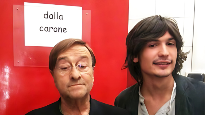 Pierdavide Carone sul palco di Ora o mai pi&ugrave; stasera in tv sabato 1&deg; febbraio su Rai 1: ecco il successo con Lucio Dalla al Festival di Sanremo 2012
